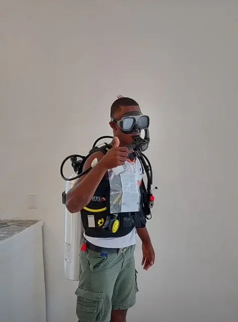 person wearing diving gears